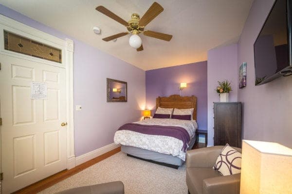 Aspen Room, bedroom, Cloudside Hotel